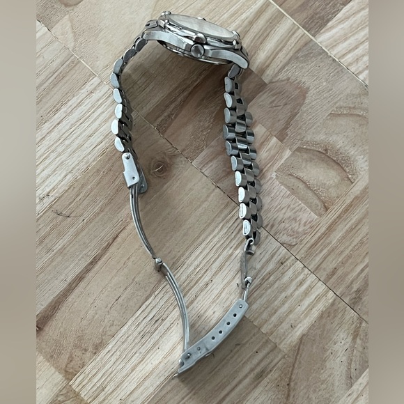 Wenger Ladies Watch Vintage Stainless Bracelet White Dial Date Window - Picture 8 of 16